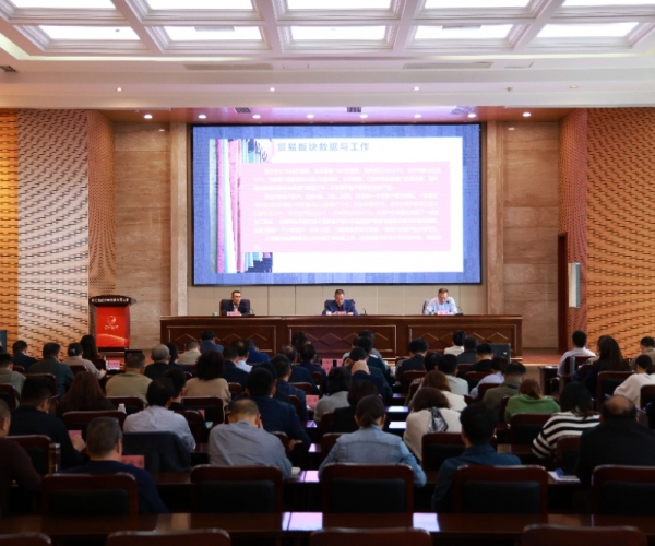 稳扎稳打，持续启发奋进； 思路创新，力求优质发展