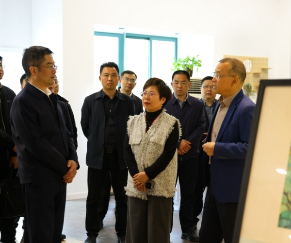 许幼月市长一行莅临918博天堂调研领导  赋能老字号与丝绸产业高质量发展